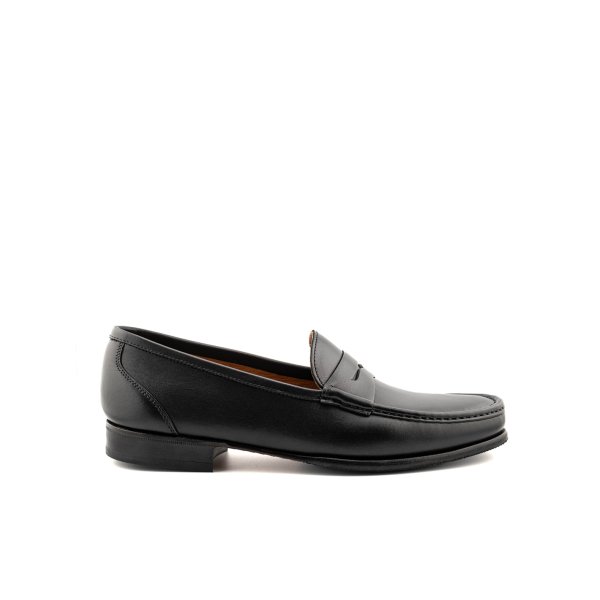 Men’s Black Leather Loafers | Elegant and Comfortable Shoes