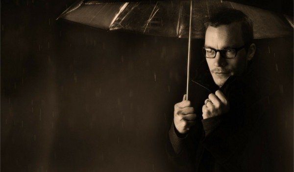 Elegancia bajo la lluvia