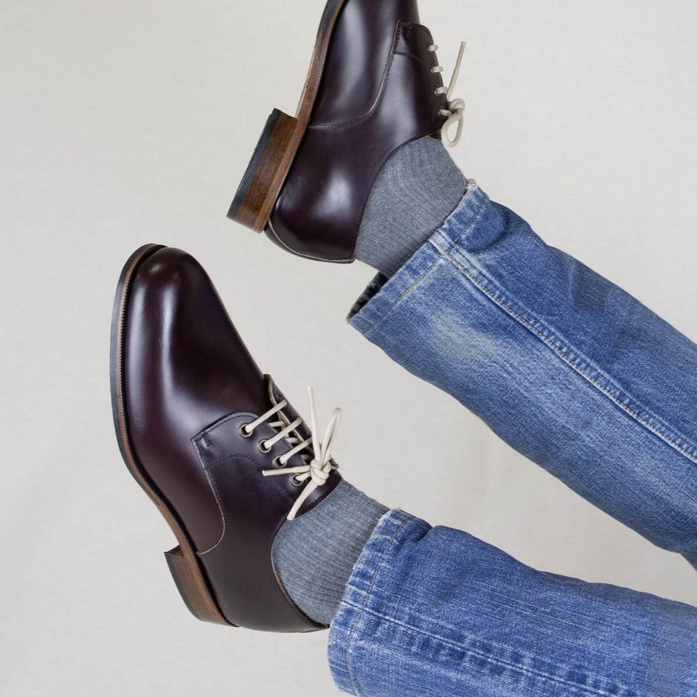 The difference between Oxford and Derby shoes